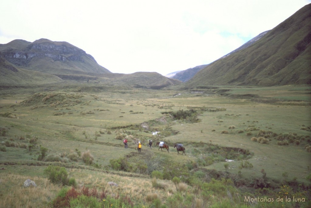 Valle del Río Mocha o Abraspungo, cerca de las orillas del Río Mocha